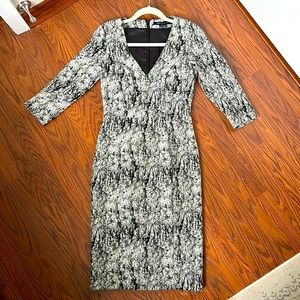 Beautiful fully lined and fitted dress by French Connection